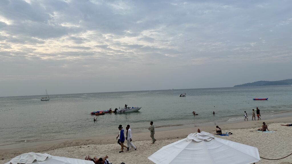 This image is of the Ban Tao beach clicked from the Catch Club, Phuket | www.followfauzia.com